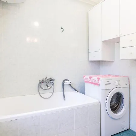 Apartment Cozy In With Kitchen Pican