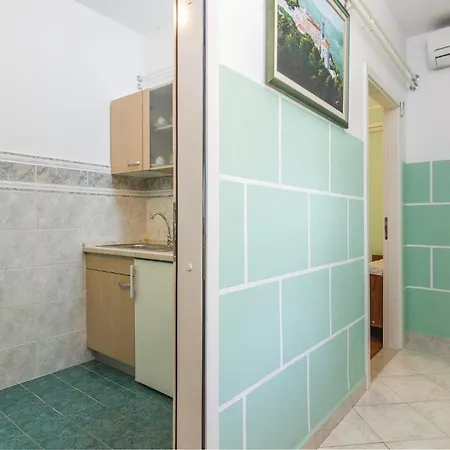 Apartment Cozy In With Kitchen